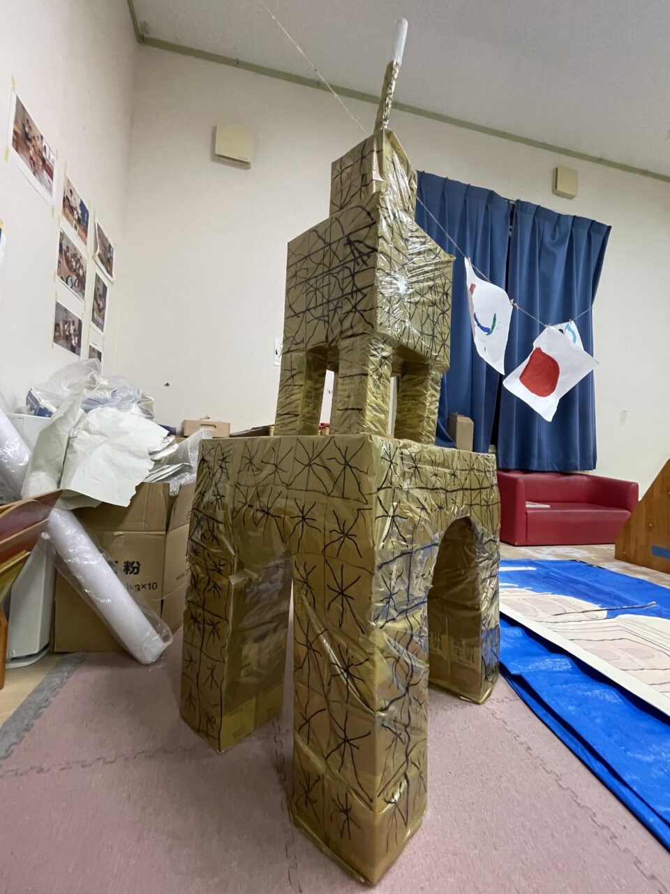 岡崎保育園 運動会のためにこどもと作ったエッフェル塔