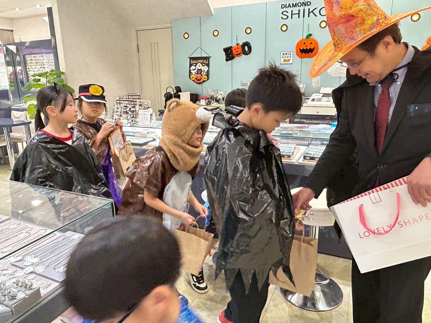 地域とつながって、仮装して巡るハロウィンイベント!