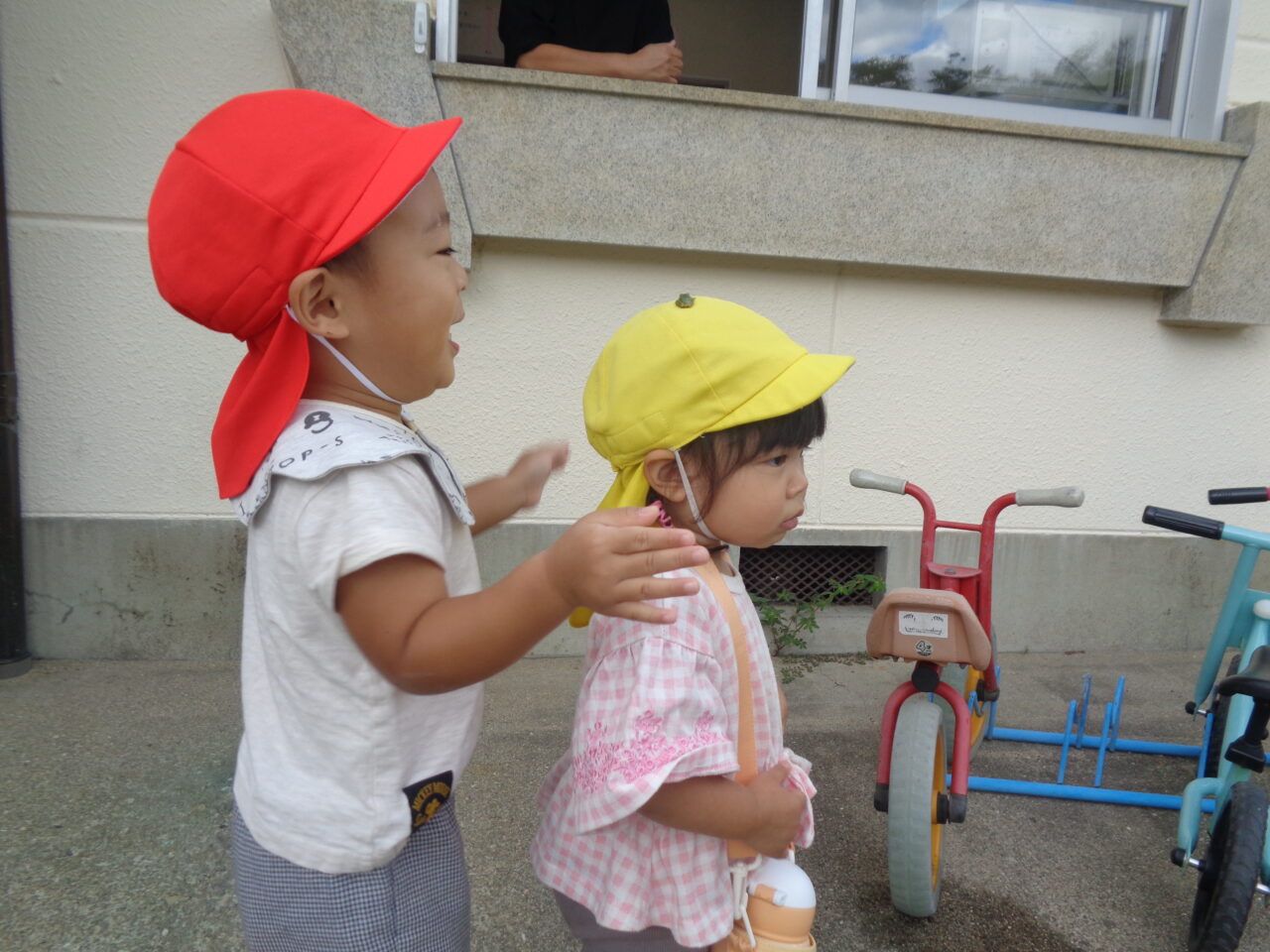清水こども園のこどもたちの日常の様子の写真です。